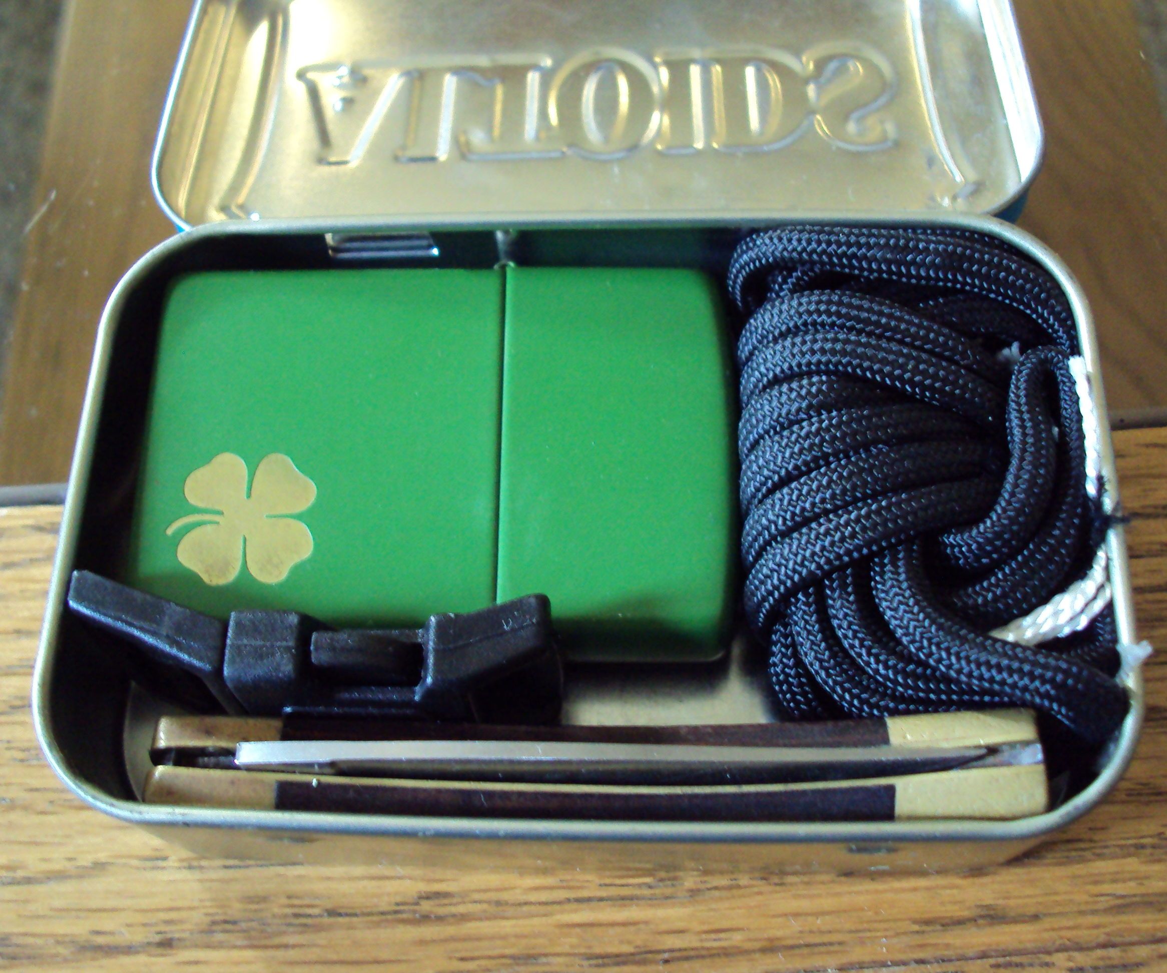 "paracord to Go" Altoids Kit