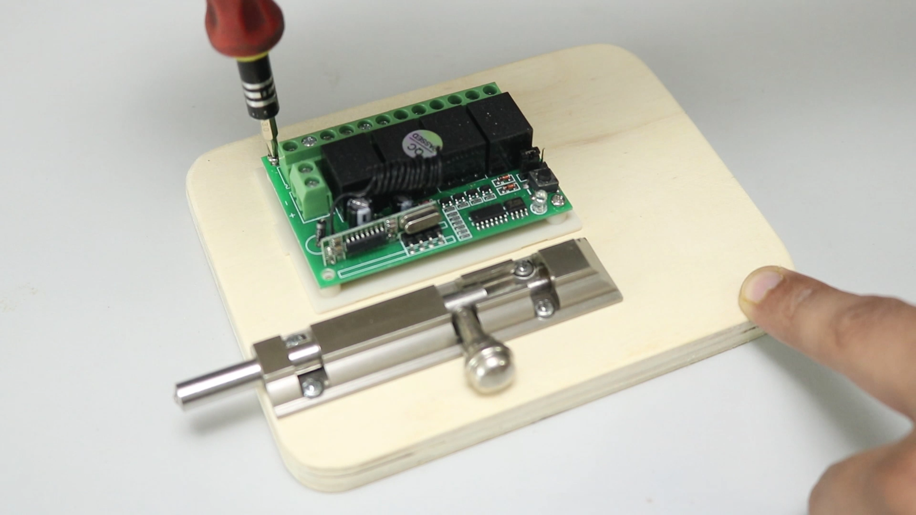 Remote Control Lock : 12 Steps (with Pictures) Circuit Diagram