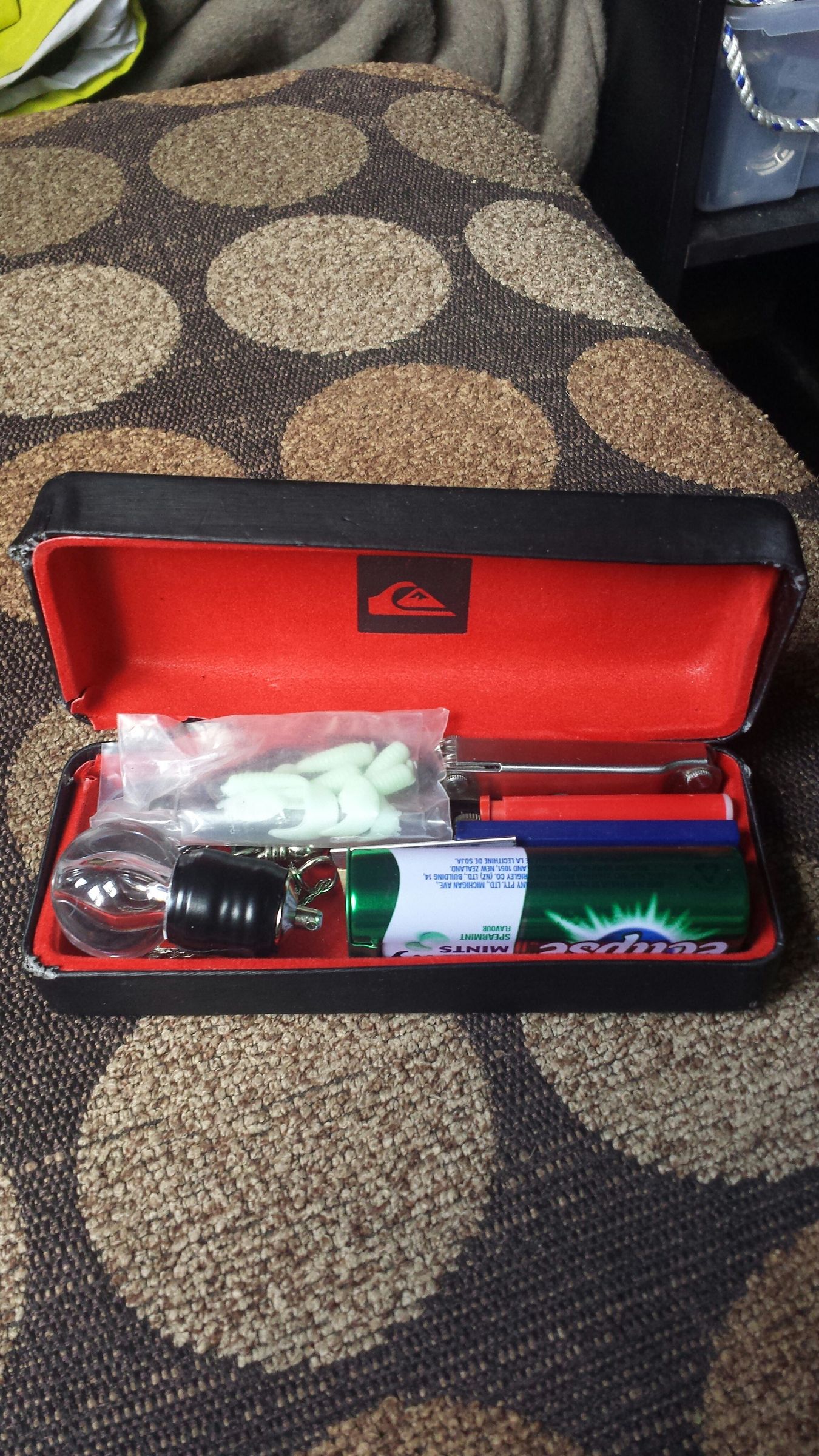 Yet another survival kit (but small)