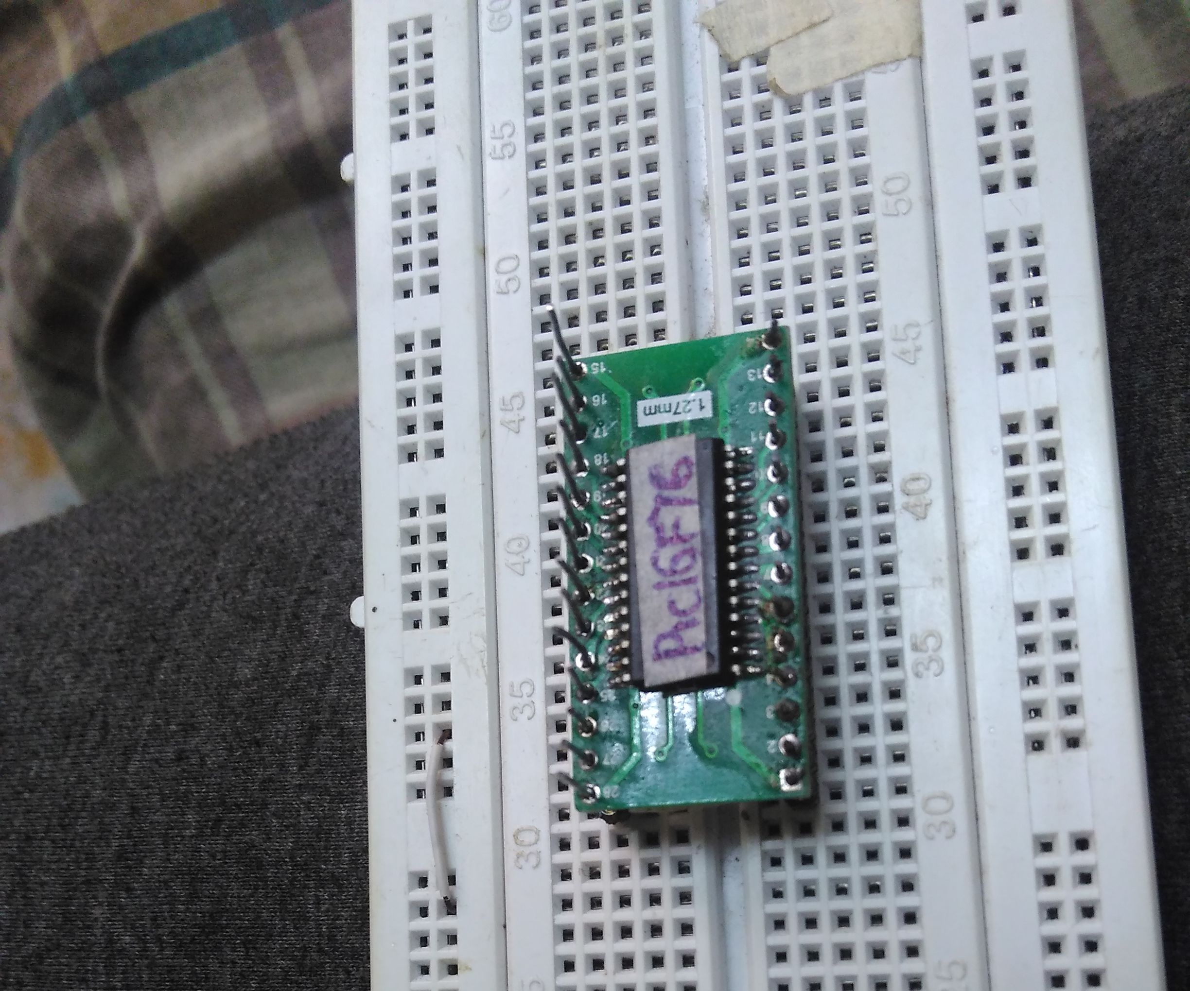 PIC & AVR Modules From SMD Chips Suited for BreadBoarding