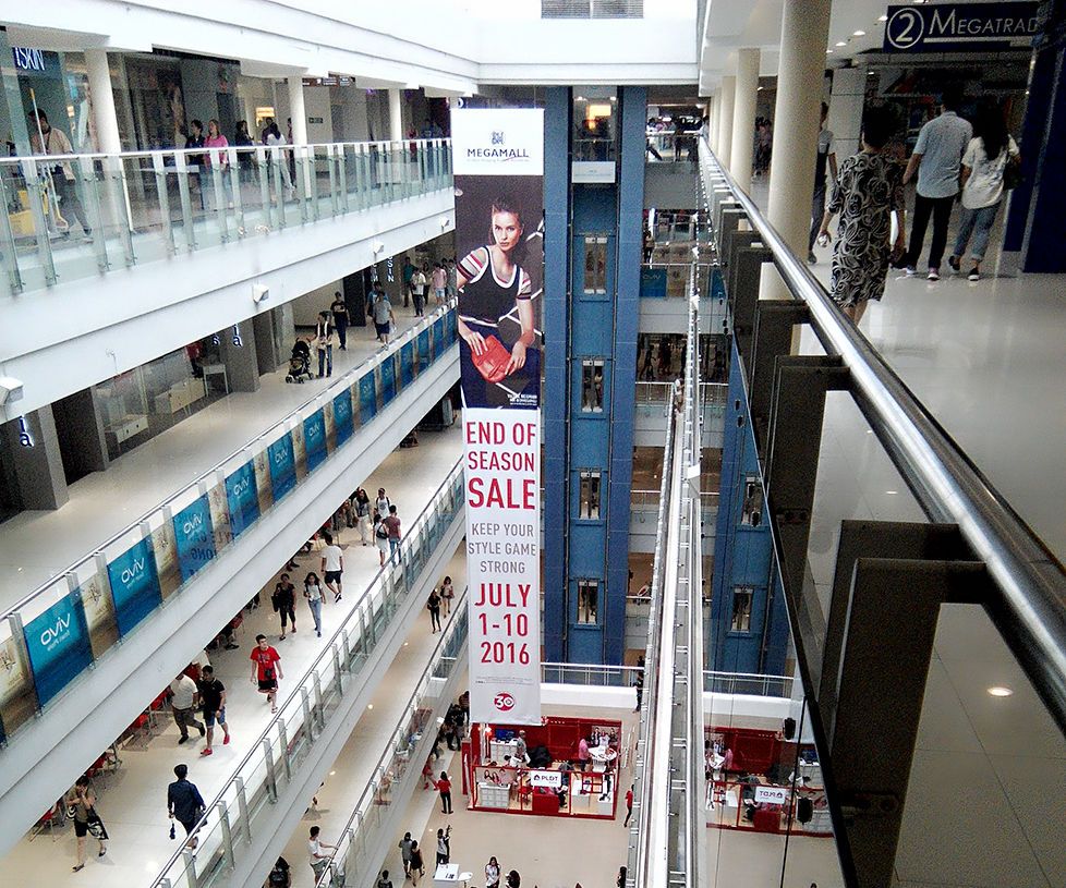 PHOTOGRAPHY INSIDE THE MALL