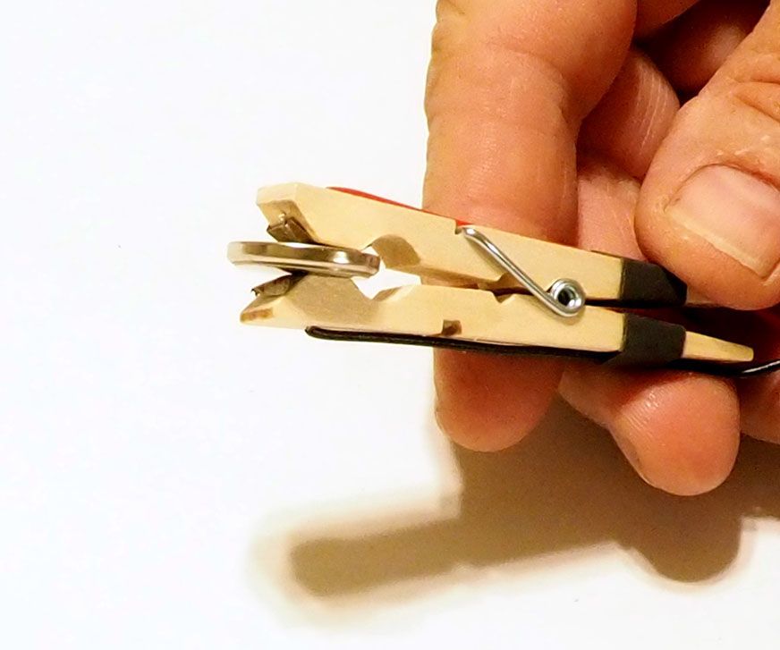 Simple Battery Holder for Coin Cells