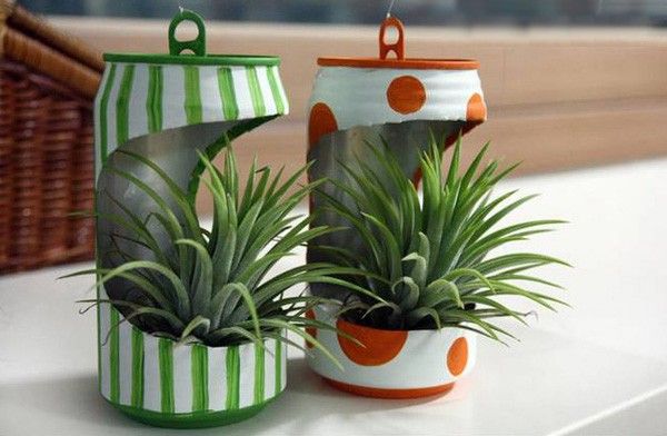 Recycling Old Tin Can Into Mini Flower Planter