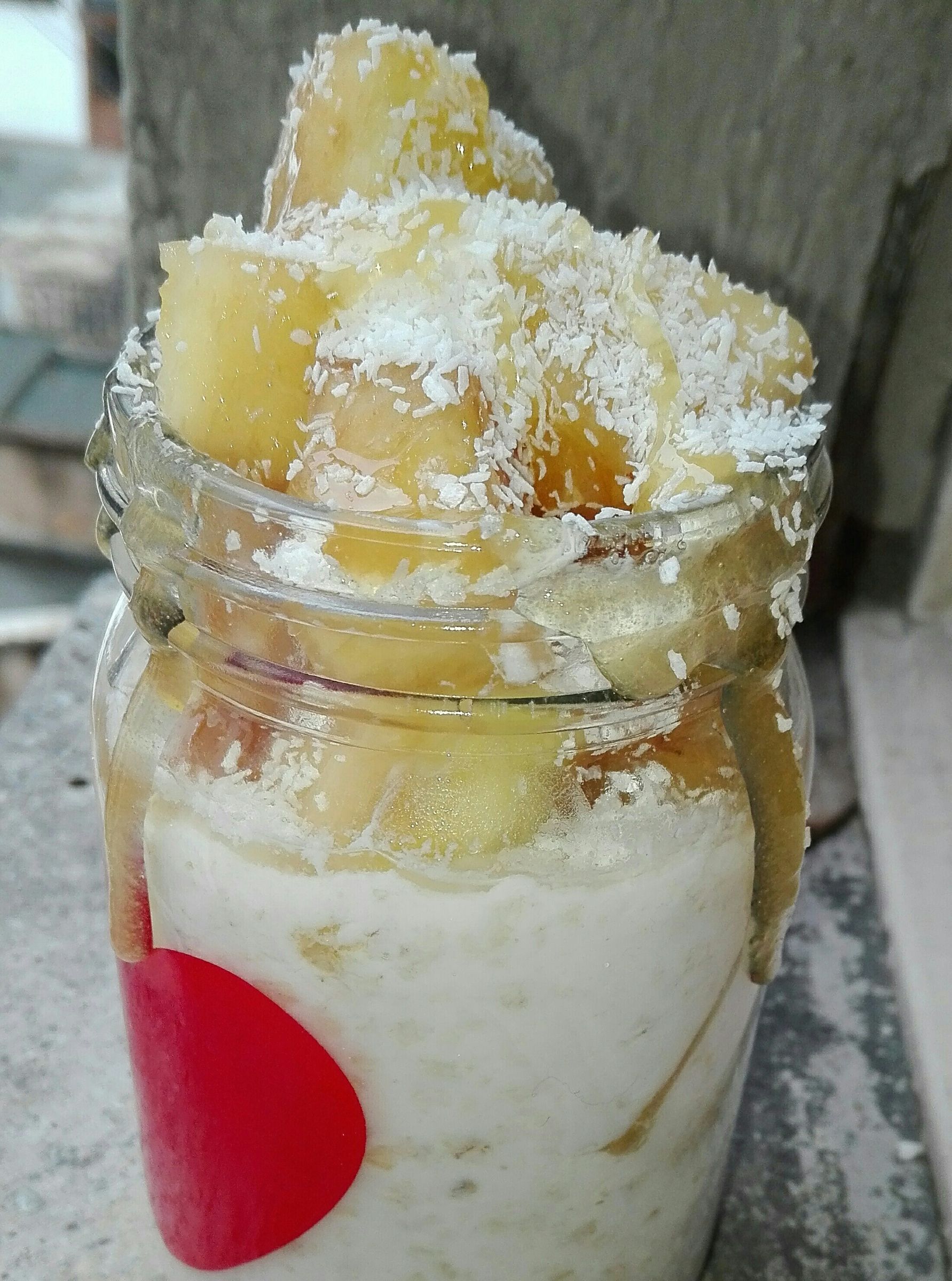 ''Piña Colada'' Overnight Oats