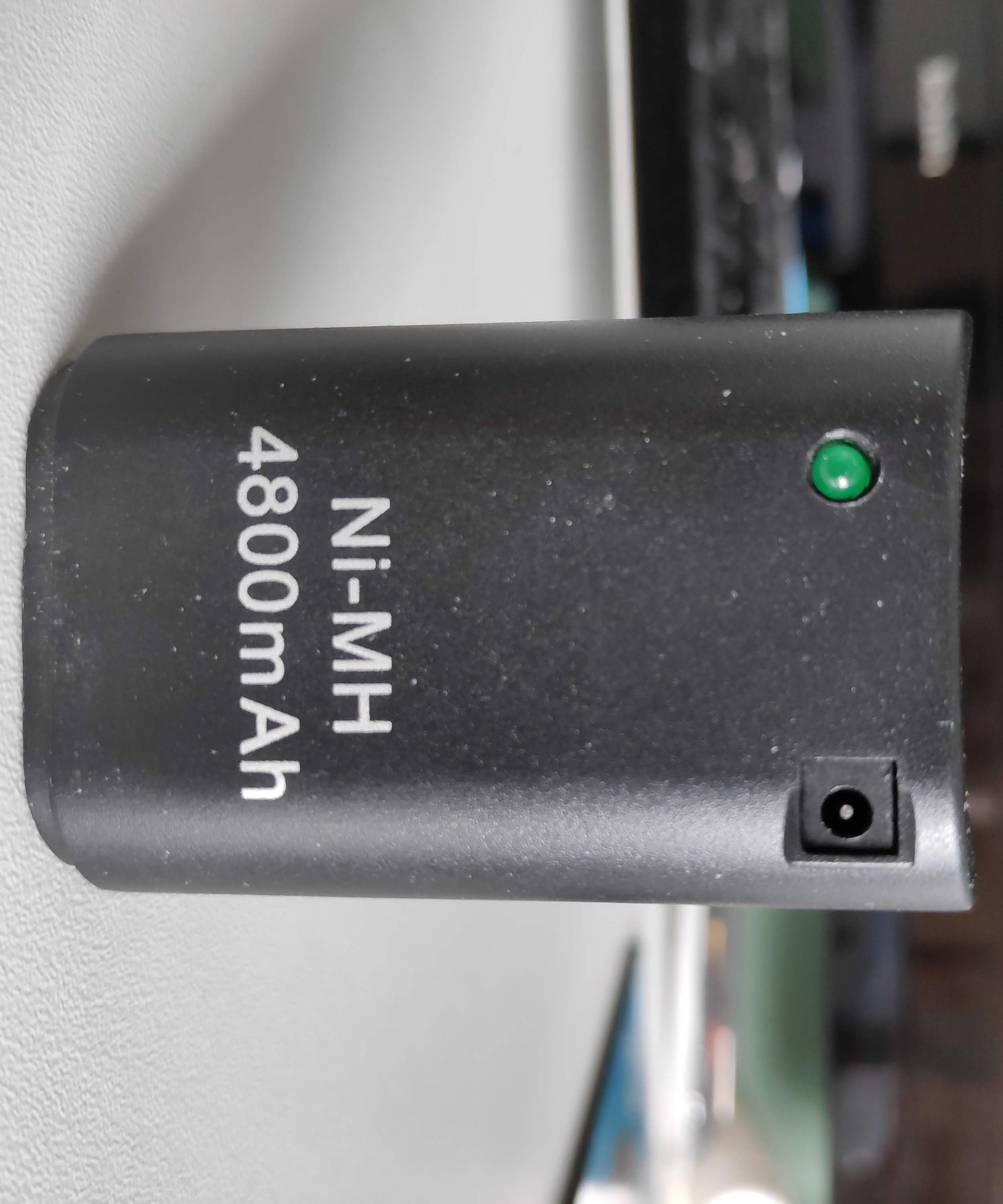 Recycling an Xbox 360 Remote Battery to Li-Ion Power