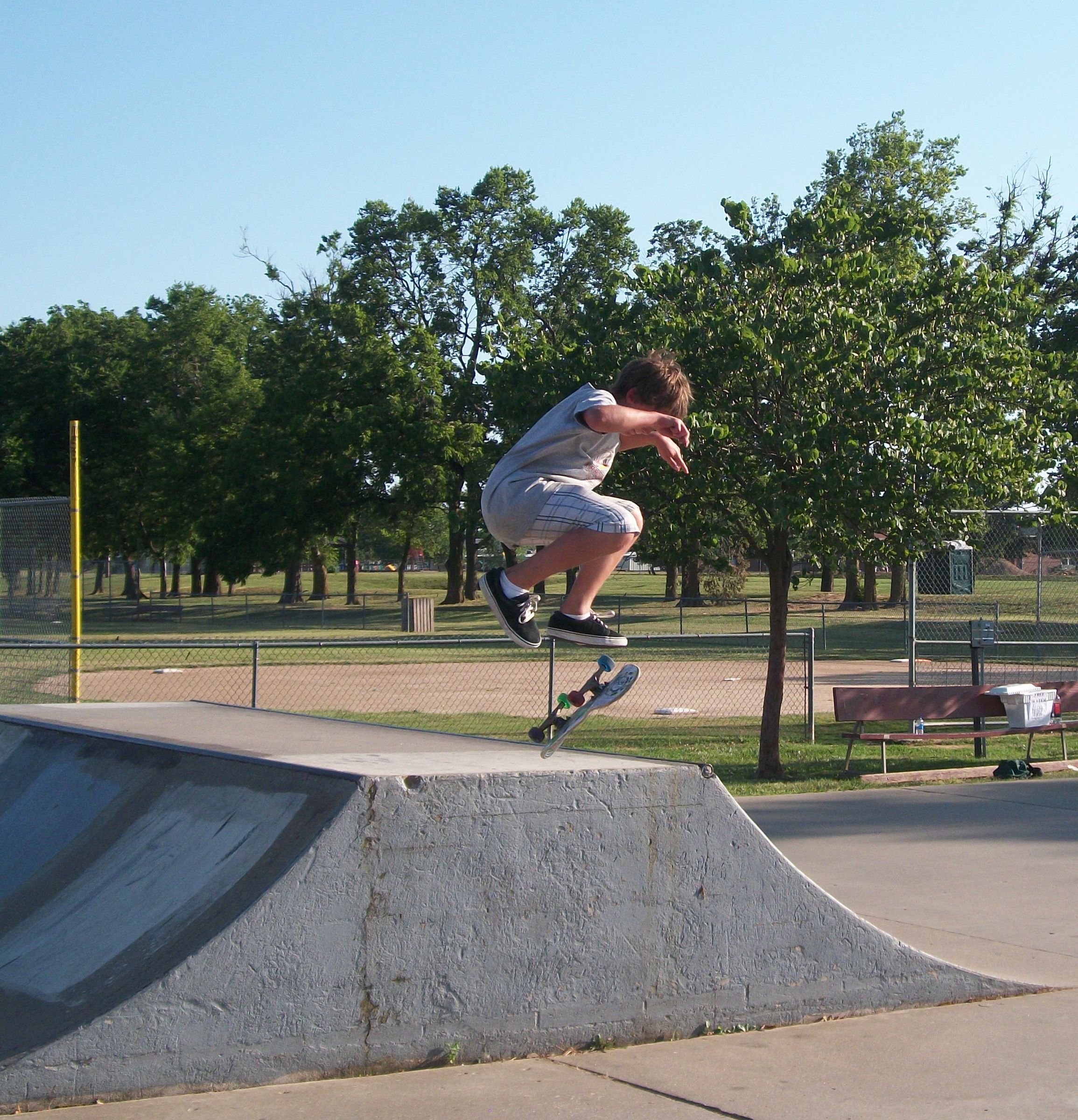 How to Do a Steezy Kick-Flip : 6 Steps - Instructables