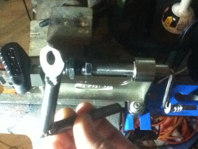 Semi-automatic Spoke Threading Machine