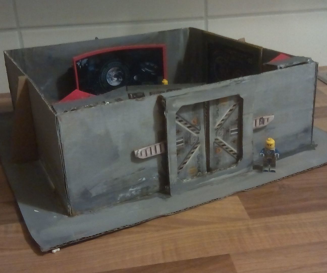 Cardboard Sci-Fi Action Playset for LEGO