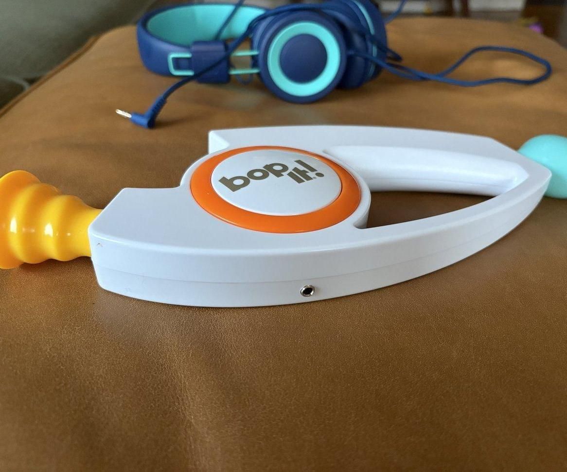 Add Switched Headphone Jack to Bop It 2025 Edition