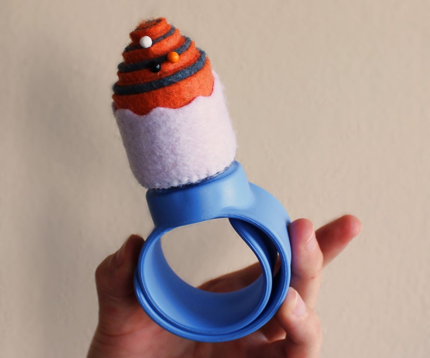 DIY Wrist Pincushion