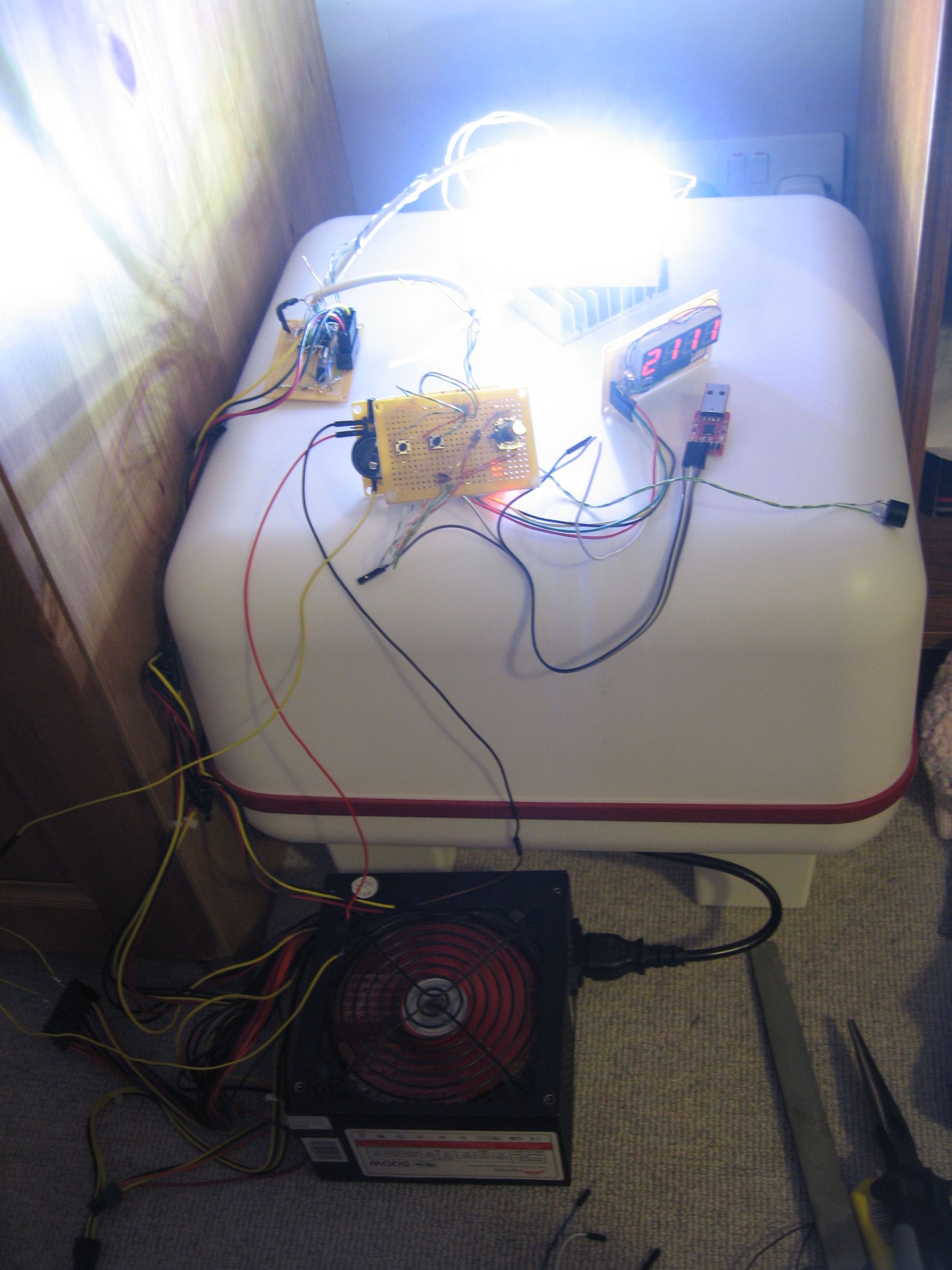 LED Dawn / Sunrise Alarm Clock, Nightlight & Security Light Arduino