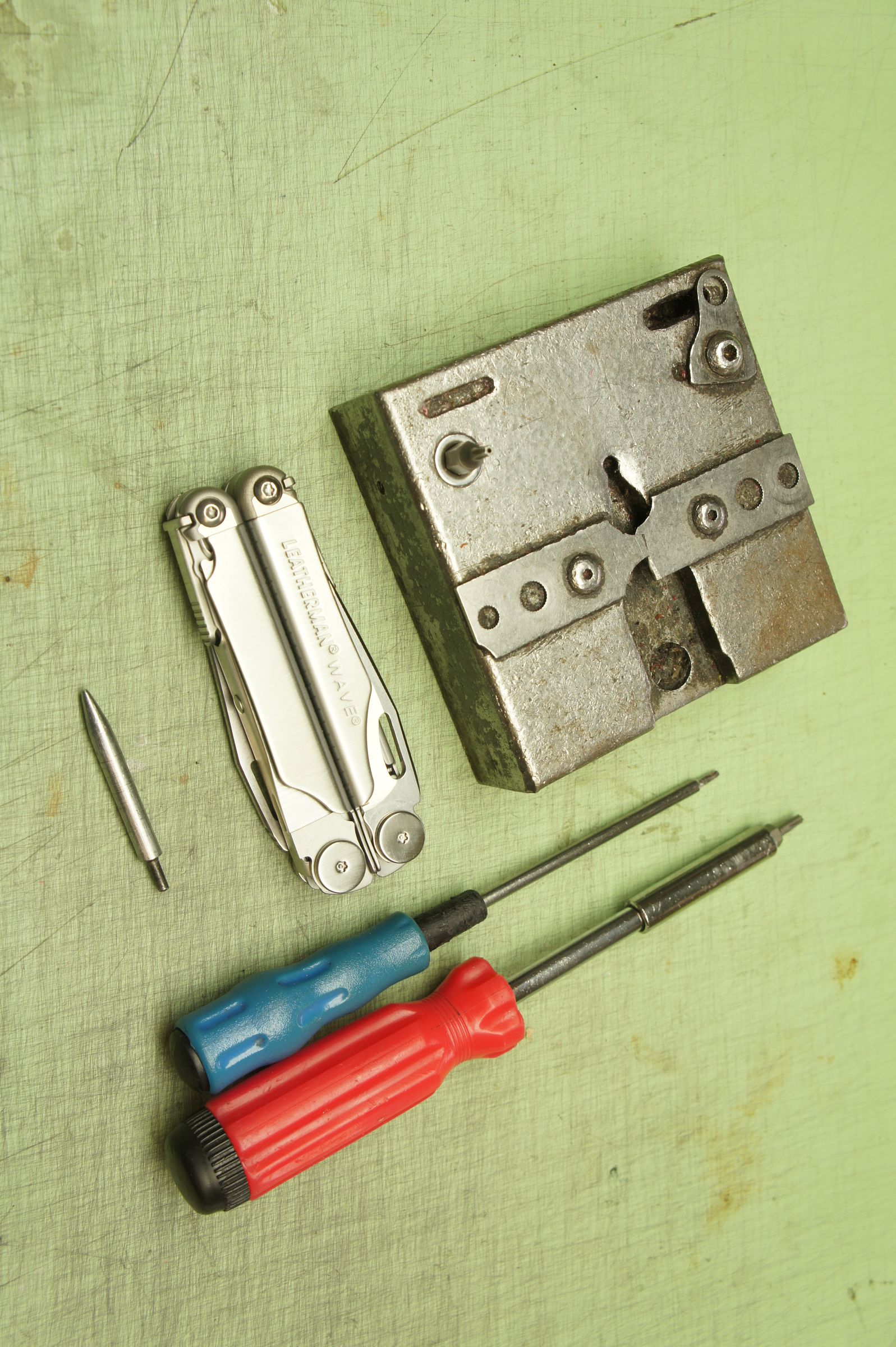 How to Take Apart and Reassemble a Leatherman Wave 14 Steps (with