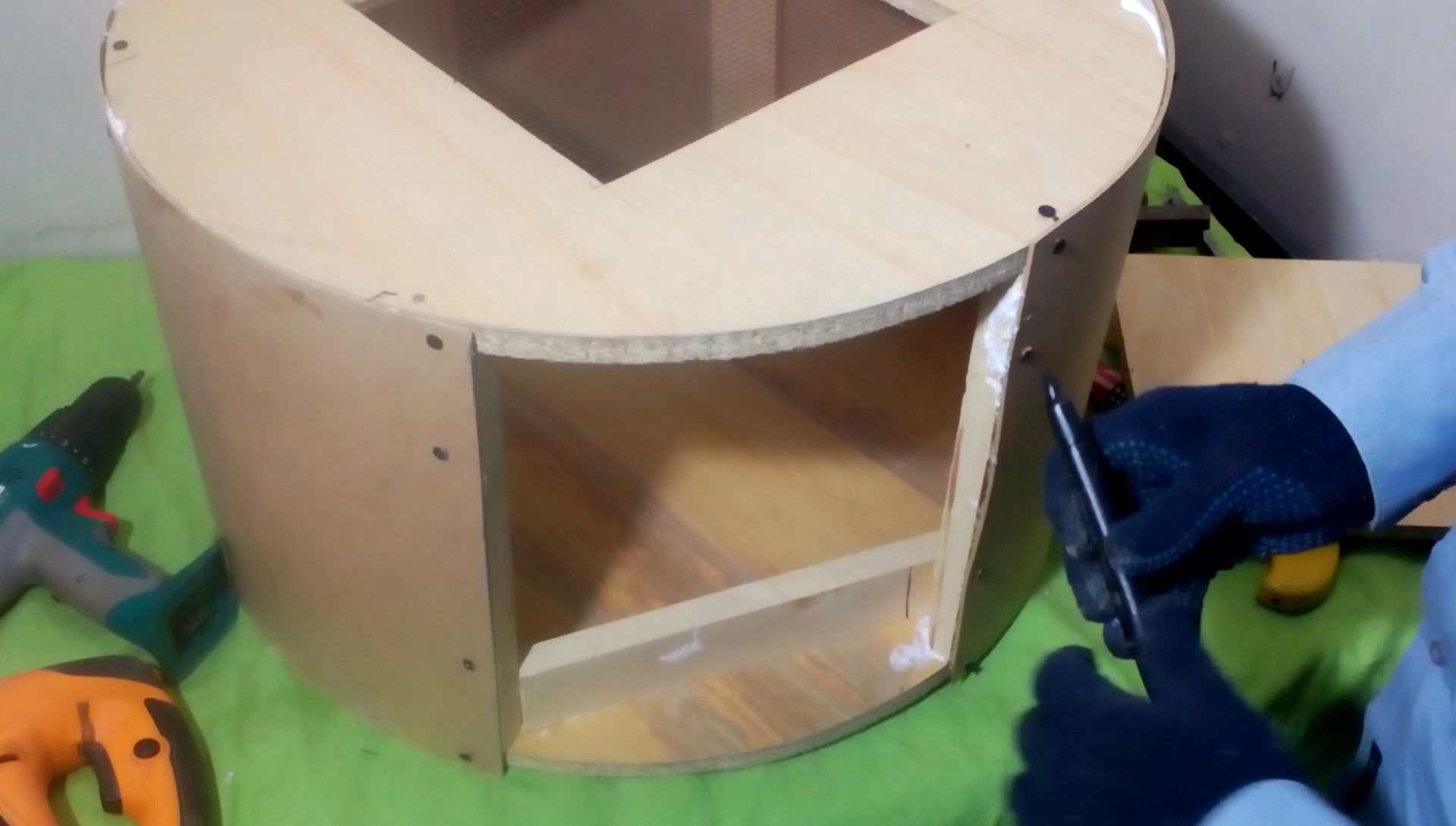 How to Make Brooder for Chicks : 7 Steps (with Pictures) - Instructables