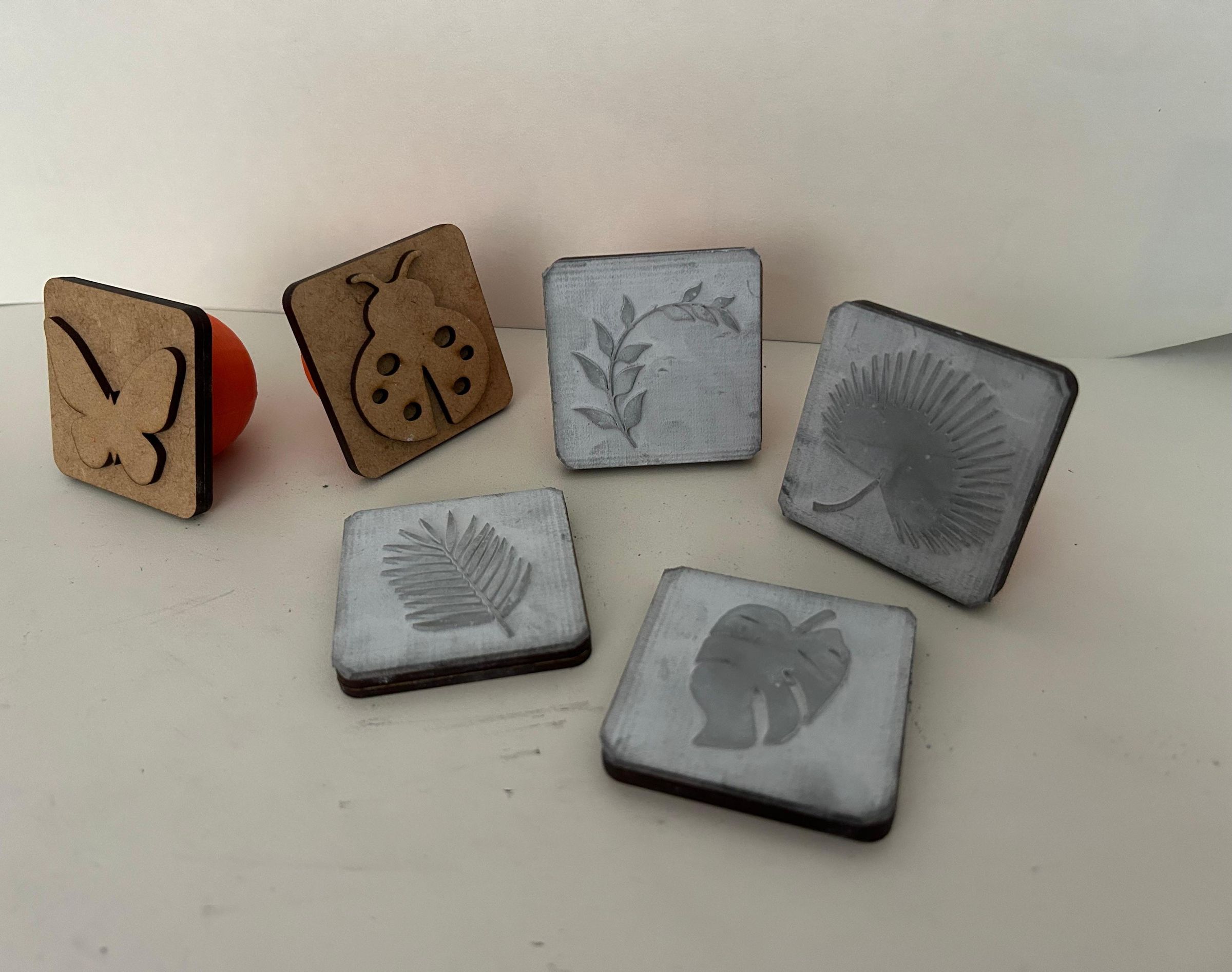 Silhuetas Da Natureza- Carimbos De Tinta, Carimbos Para Cerâmica E Luminária (IED-SP)