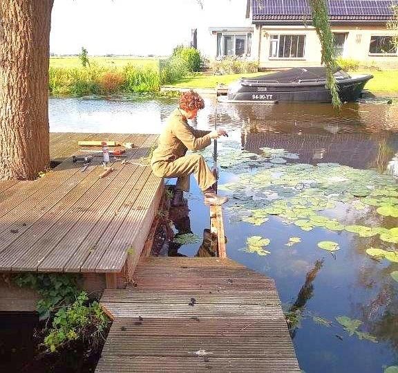 Tool to Remove Old Wooden Deck Posts From Water