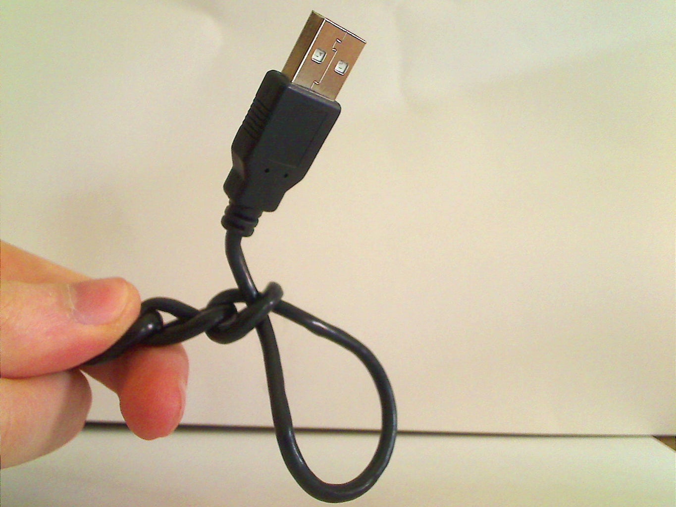 USB Cord Bracelet / Antitangling 14 Steps (with Pictures