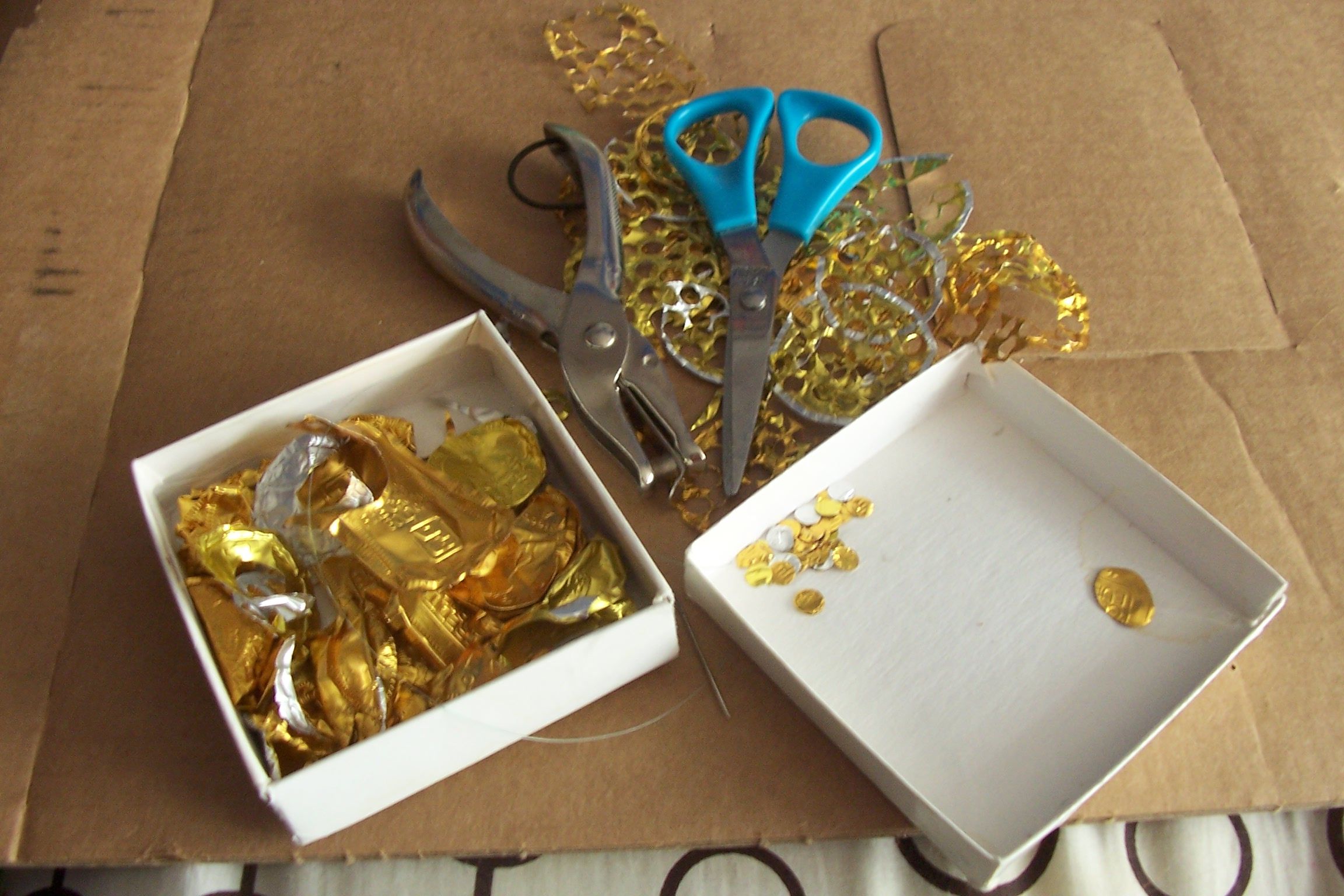 Chocolate Coin Wrapper Earrings! 9 Steps Instructables