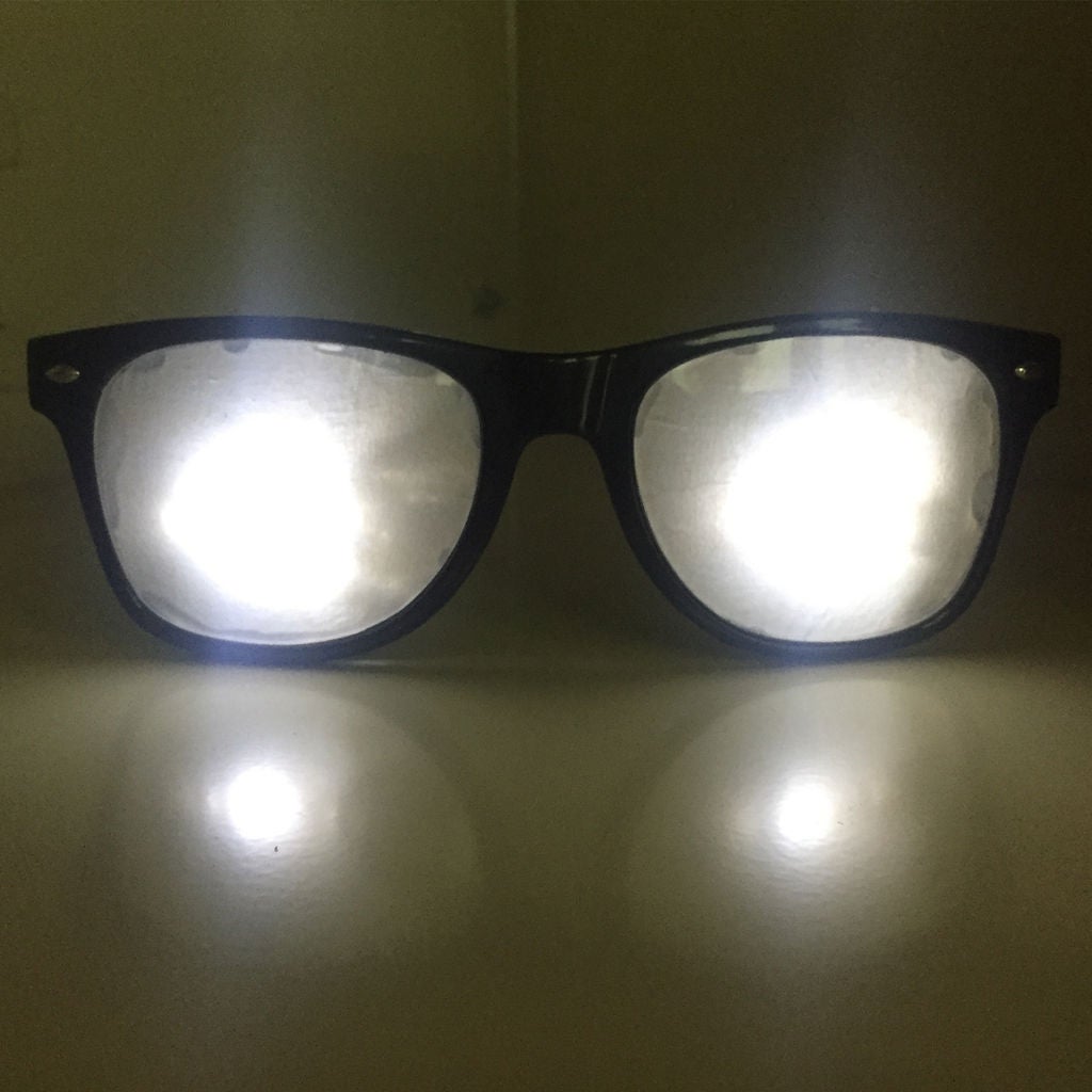 Glowing Comic/Anime Character Glasses: 4 Steps (with Pictures)