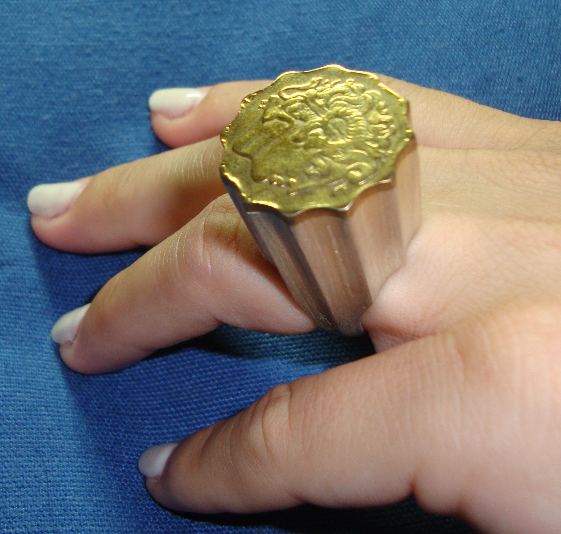 COIN PILLAR RING