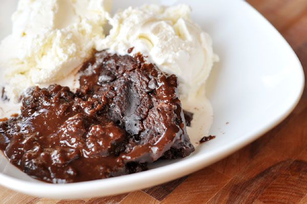 Slow Cooker Hot Fudge Peanut Butter Pudding Cake