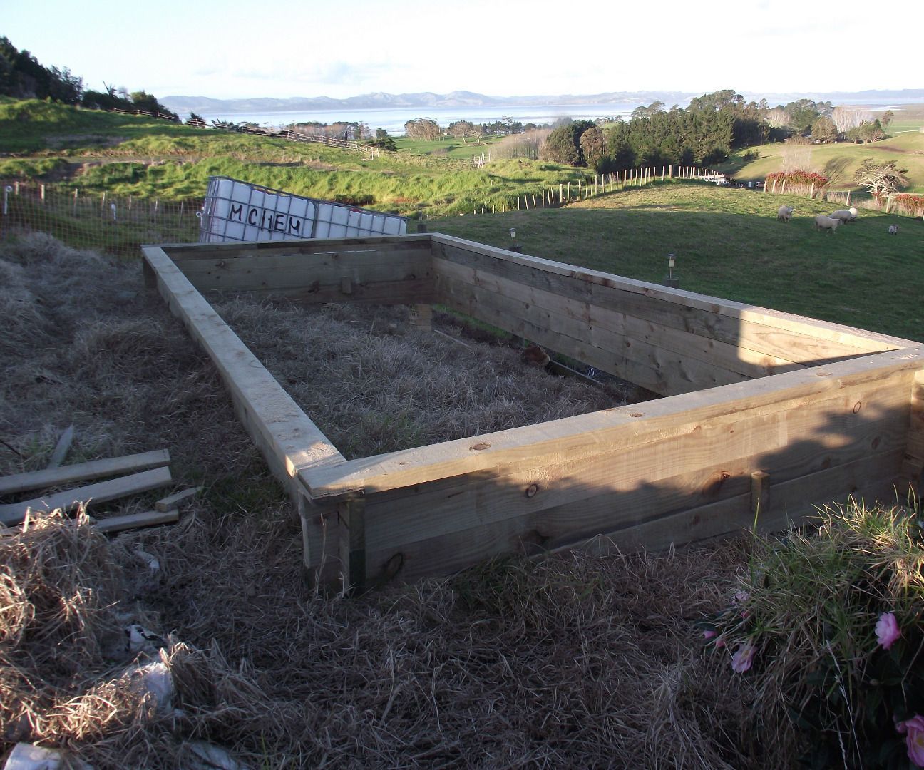 A "No Nails" Raised Bed