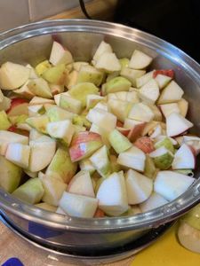 PREPPING THE APPLES