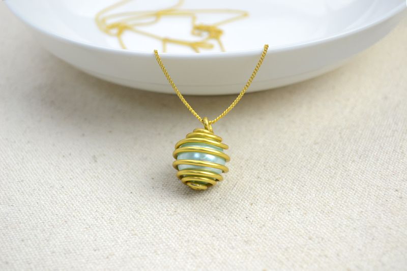 Unique Wire Wrapped Single Pearl Necklace