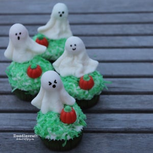Haunted Pumpkin Patch Ghost Cupcakes!