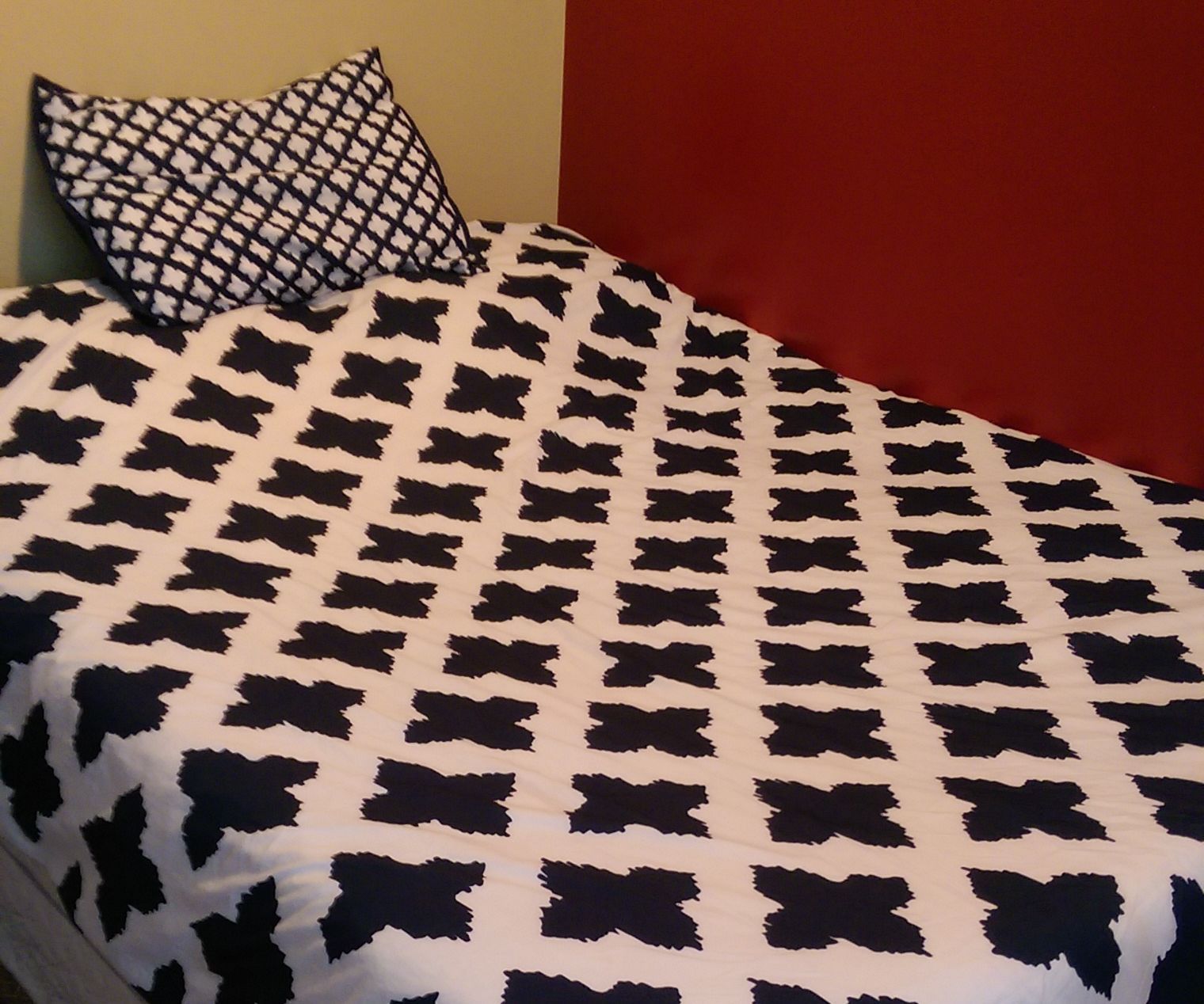 The Perfect Method for Making the Bed Like a Pro