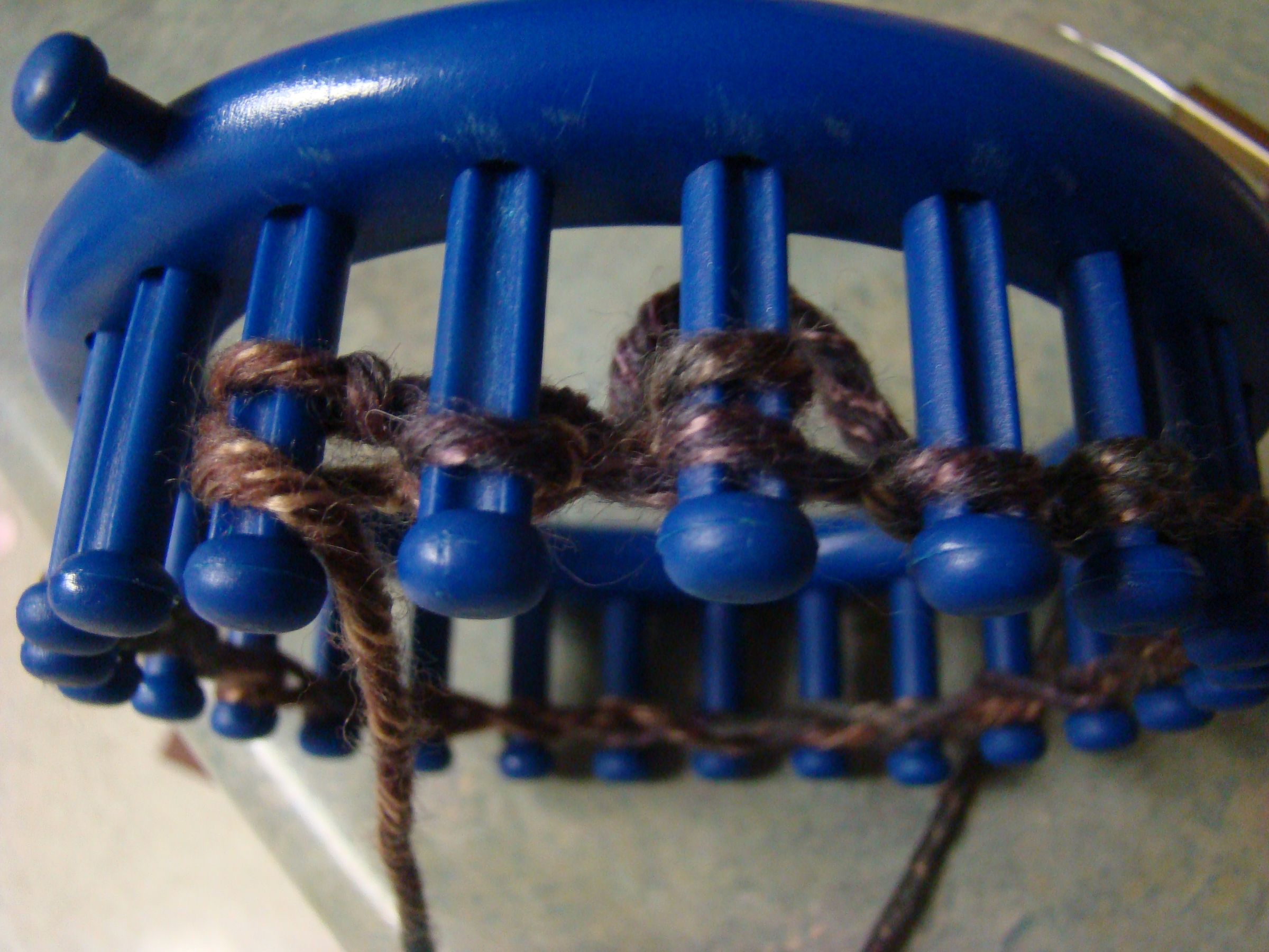 How to Make Warm Mittens Using a Round Loom 22 Steps Instructables