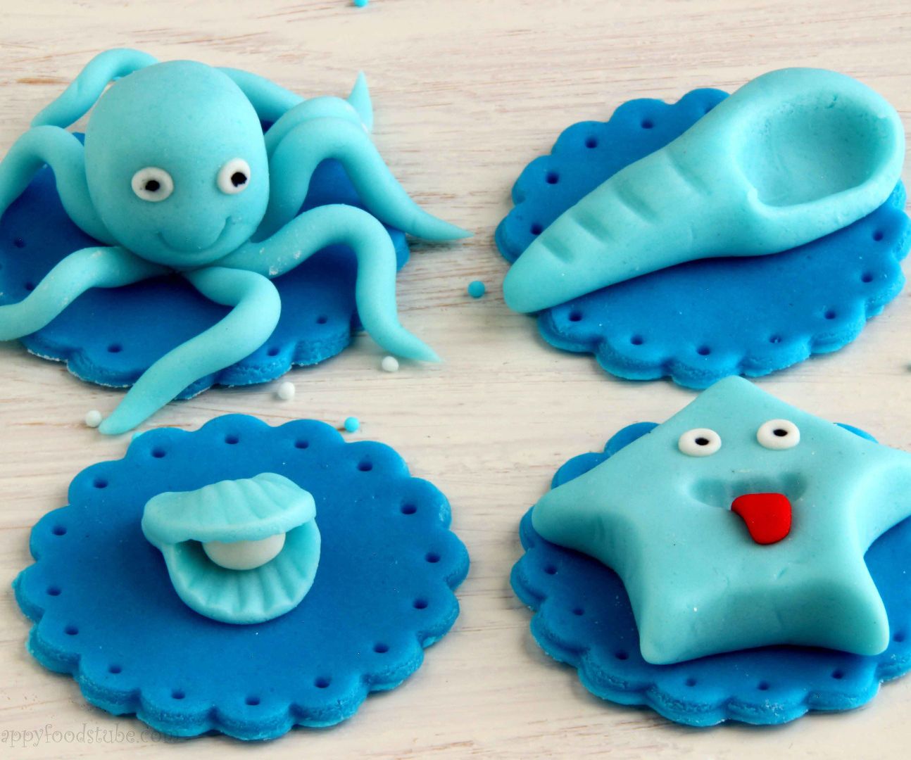 How to Make Sea World Cupcake Toppers