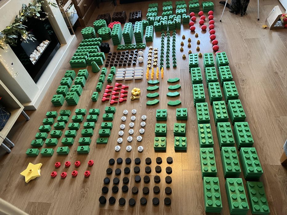 GIANT Lego* Christmas Tree *inspired : 4 Steps (with Pictures ...