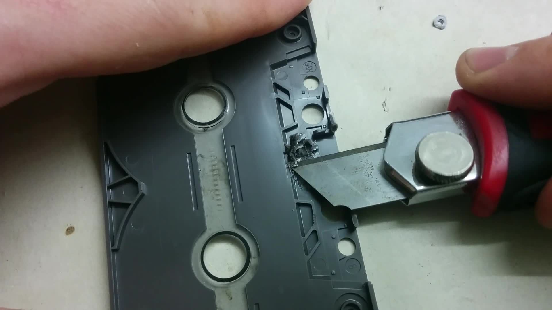 DIY Cassette Tape to MP3 Aux Converter 3 Steps (with Pictures