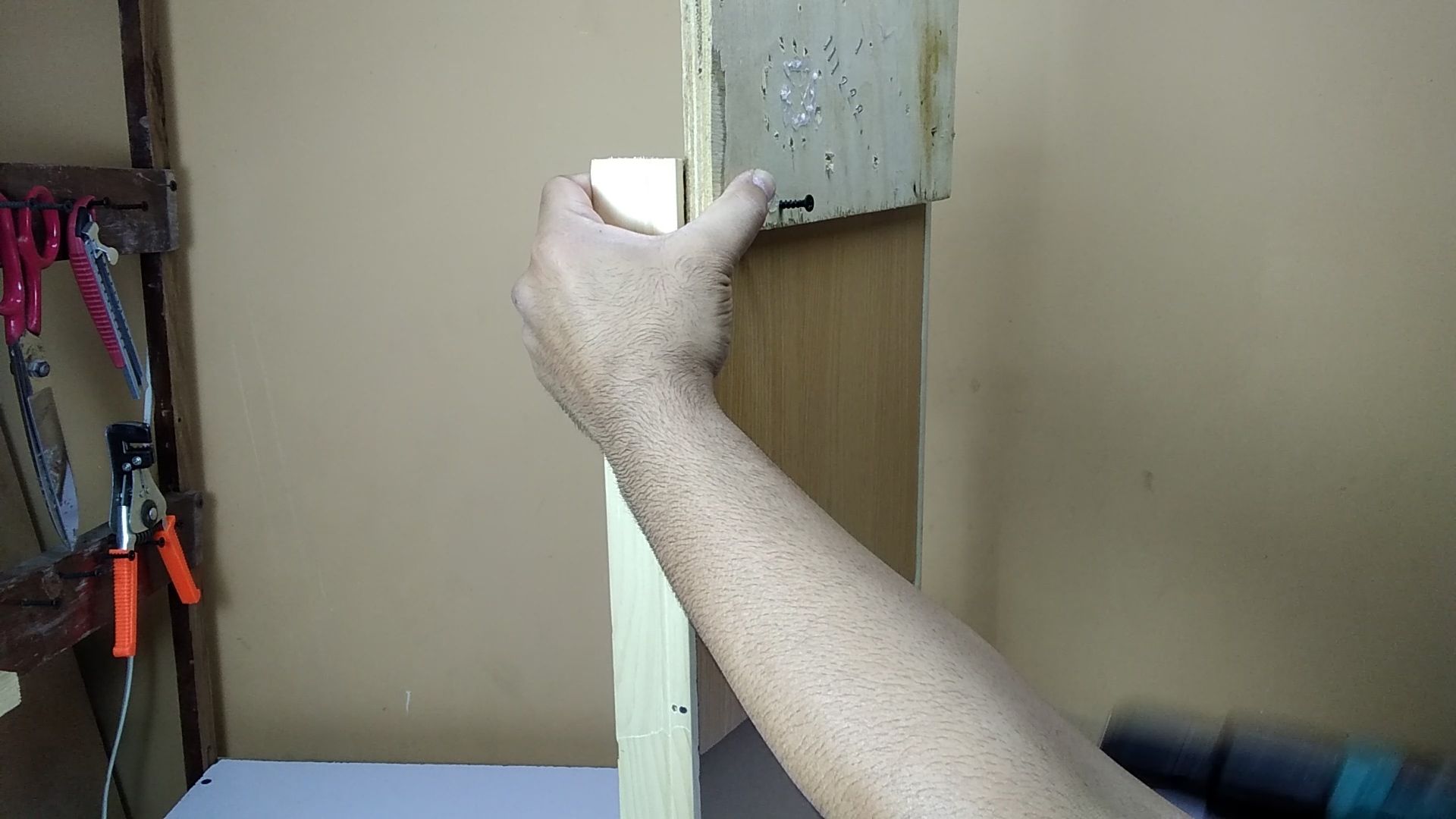 Automatic Chicken Door - Chicken Coop Door : 5 Steps - Instructables