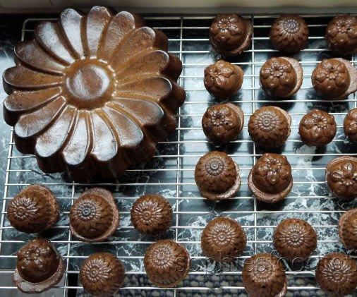 Mini Almond Butter Banana Cakes With Chocolate Chips