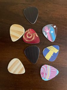 CUSTOM GUITAR PICKS
