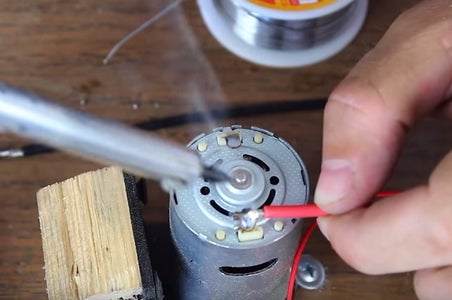 In Case If You Can’t Buy All of That, You Just Could Make the Same Lawn Mower With a Speed Rotation Regulating Unit and a Power Bank. 