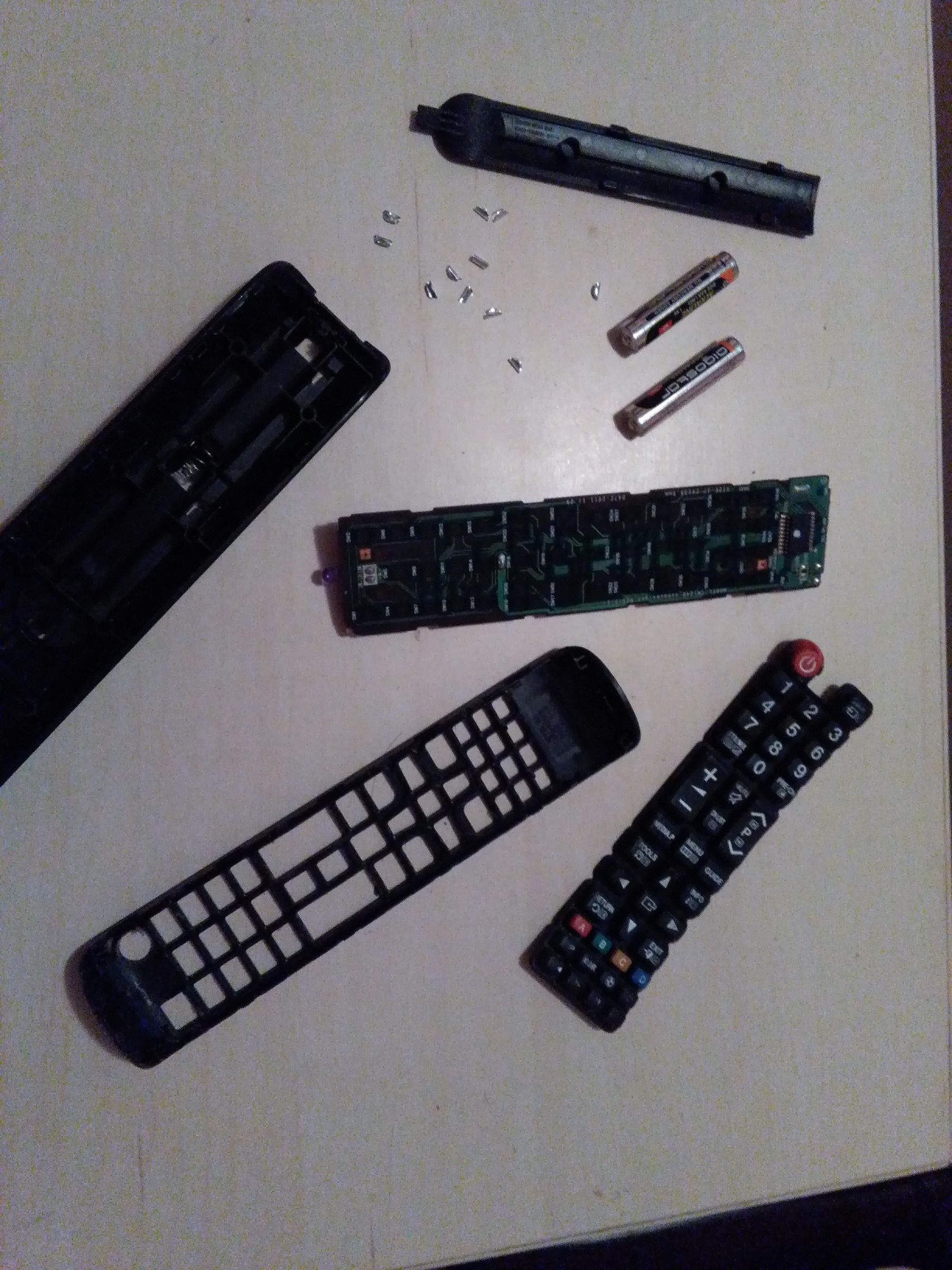 Repair Remote Control With Tinfoil 4 Steps (with Pictures