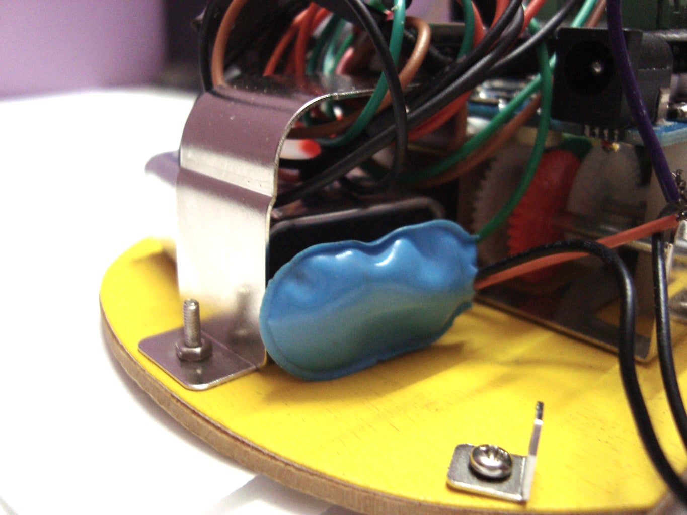 Obstacle Avoiding Robot : 6 Steps - Instructables