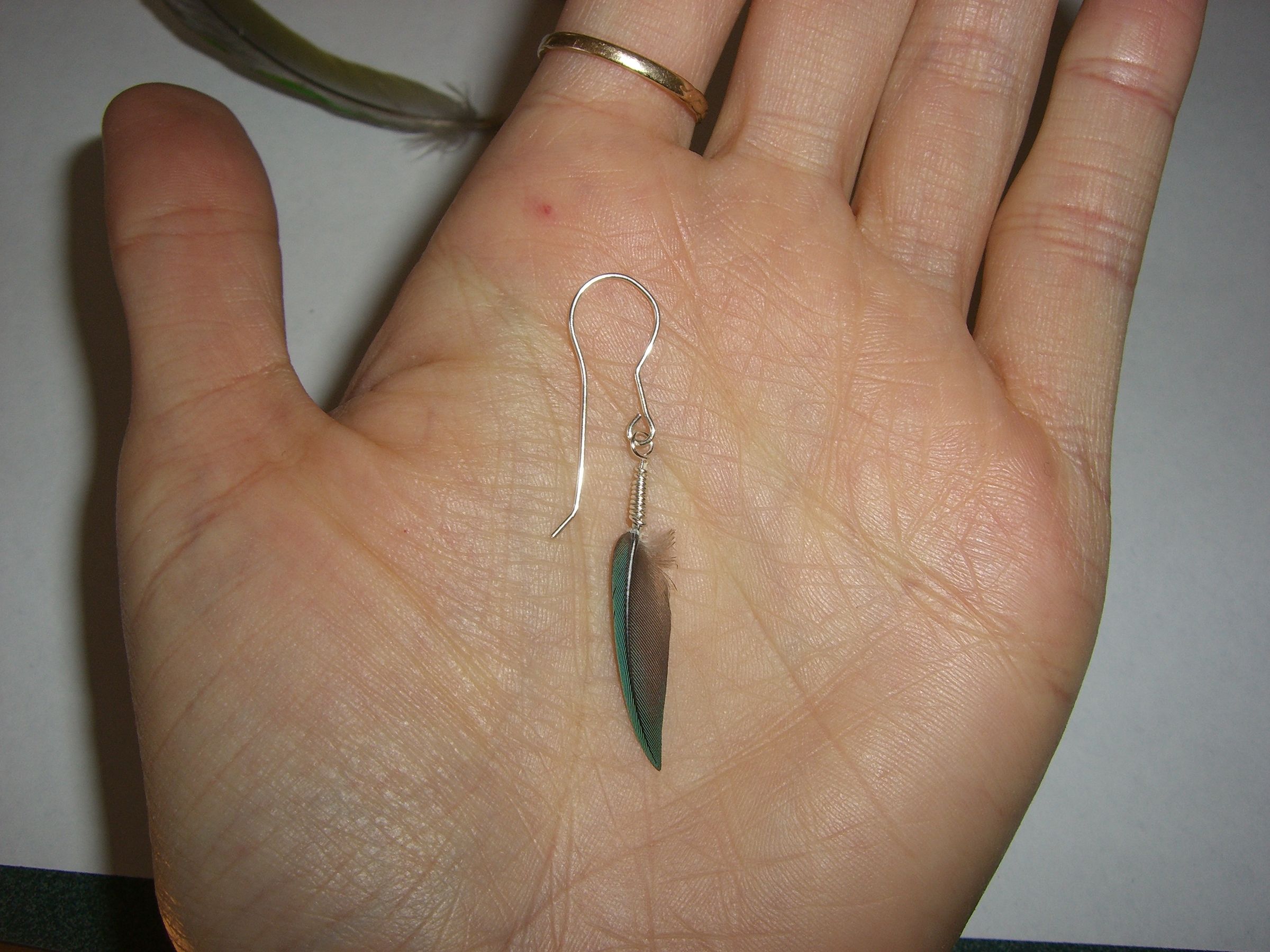How to wire wrap a feather - method 1