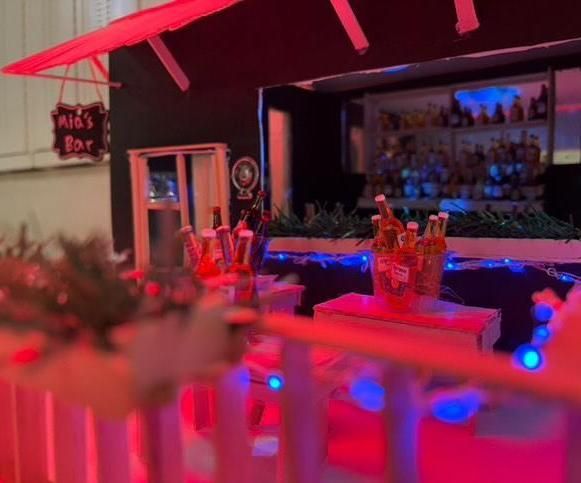 Mia's Bar