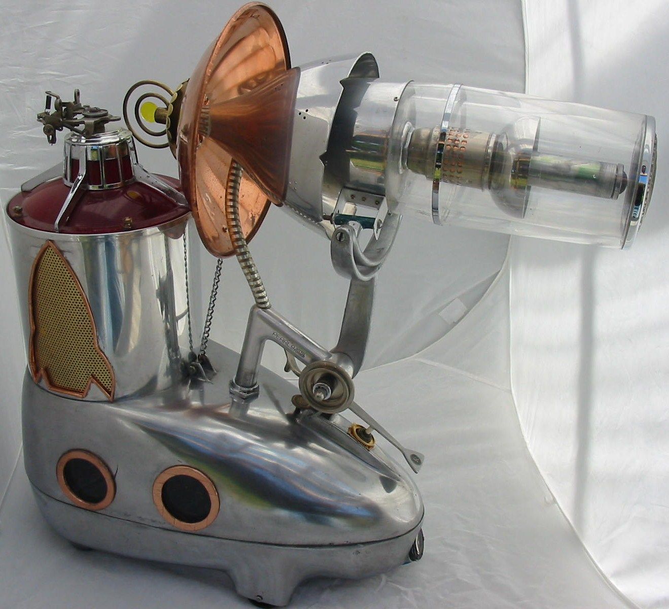 Fantastic Animated Ray Gun Made From FOUND OBJECTS