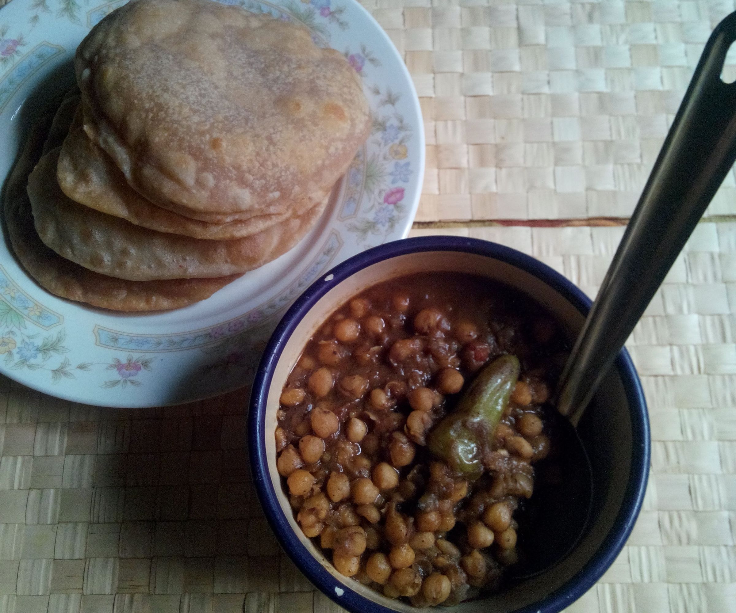Cholay Bhatura 