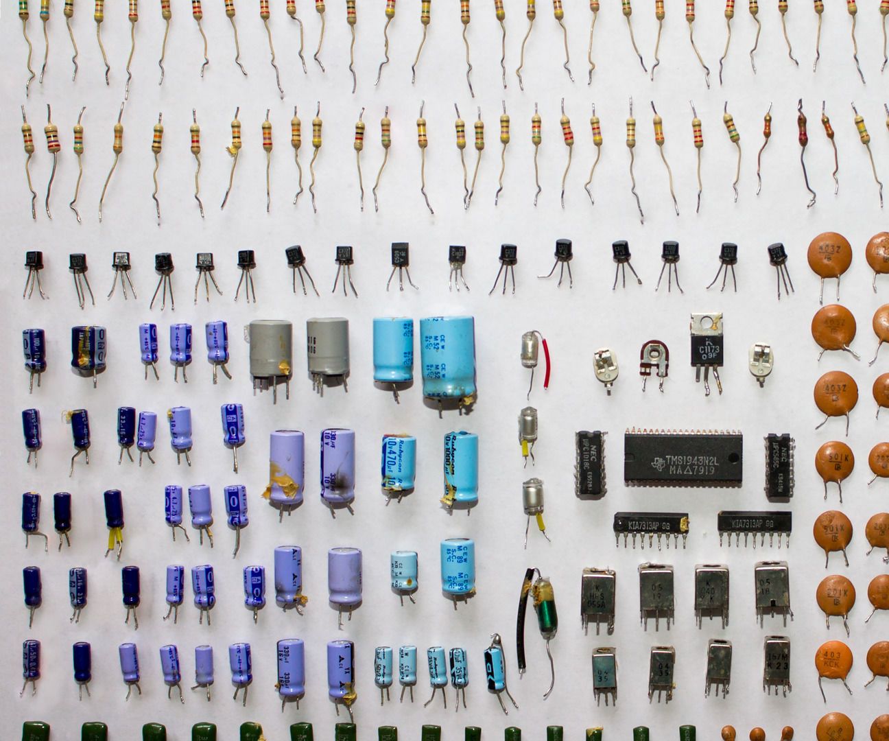 Things to Consider When Buying Electronic Components