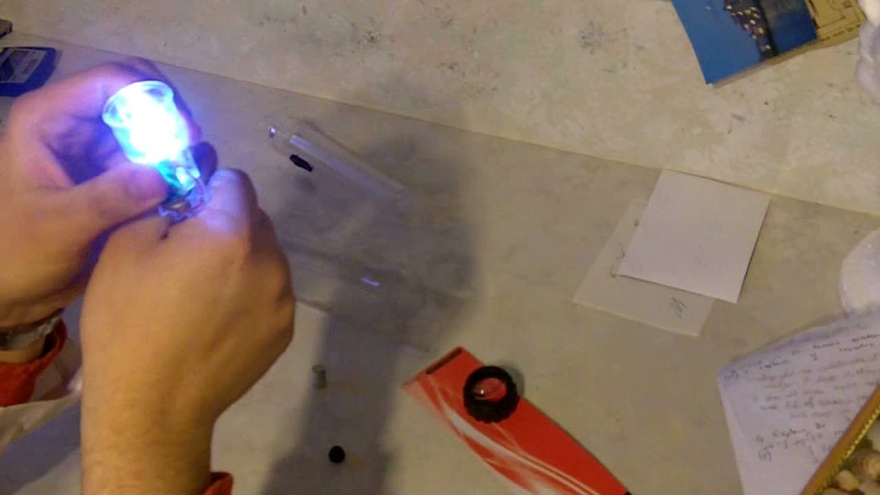 Episode 29: the Flashlight Toothbrush (Plus Bonus 'Scam Alert')