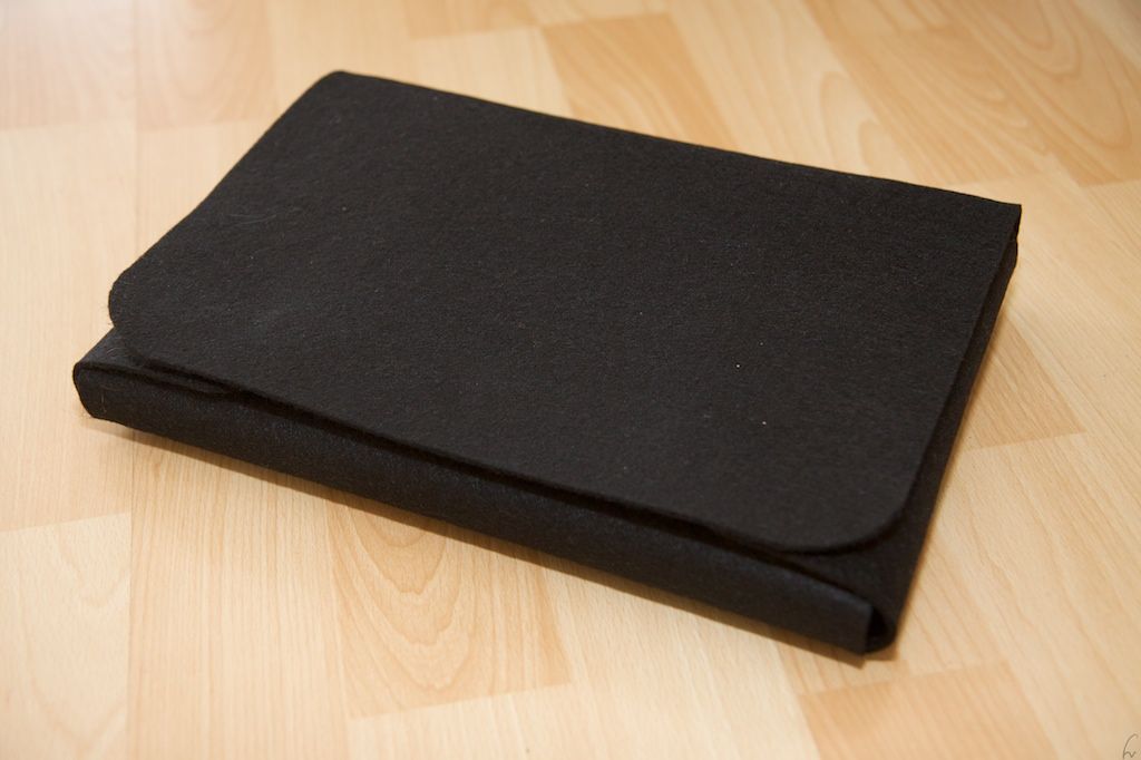 Make your own nice felt eeePC / netbook pouch for about $ 8 (and save $ 91 instead of buying from redmaloo)