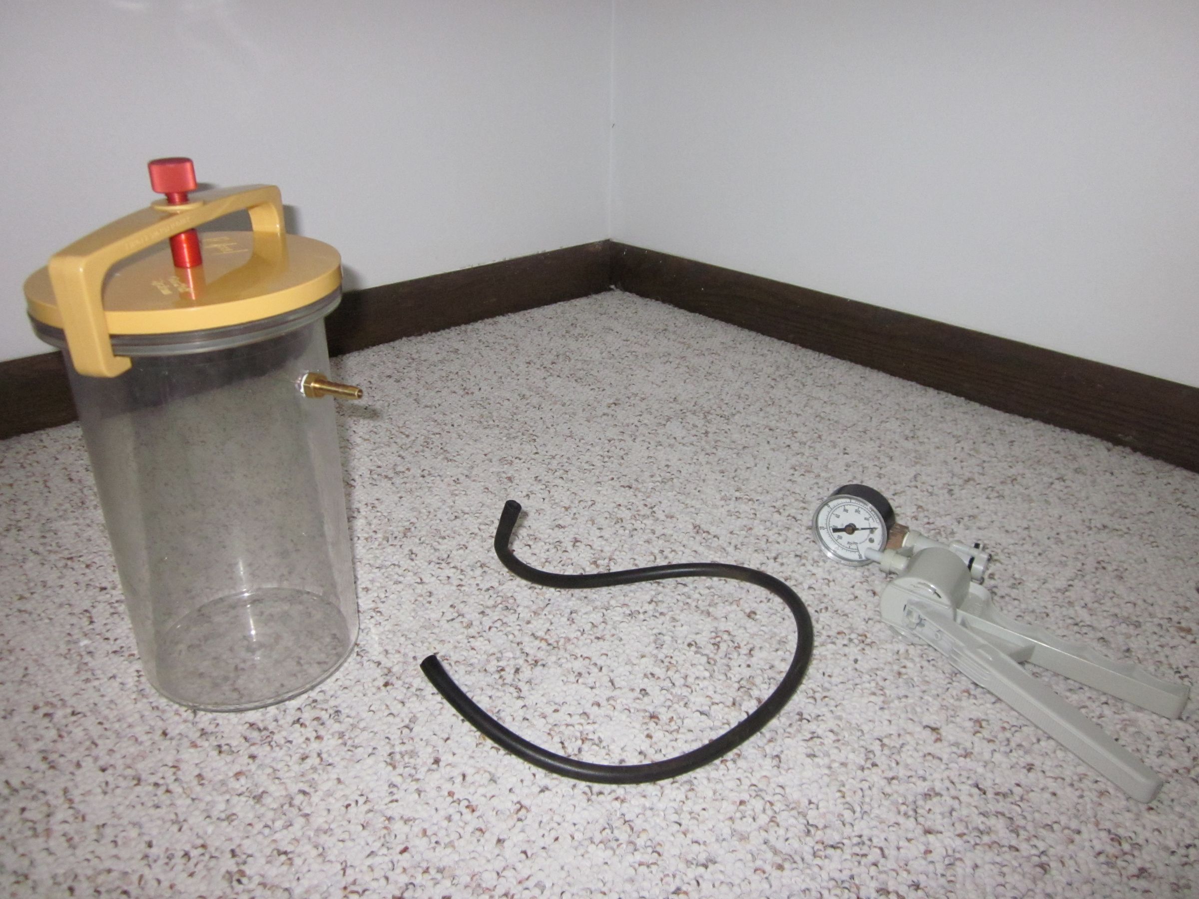 Peep-Augmenting Vacuum Canister