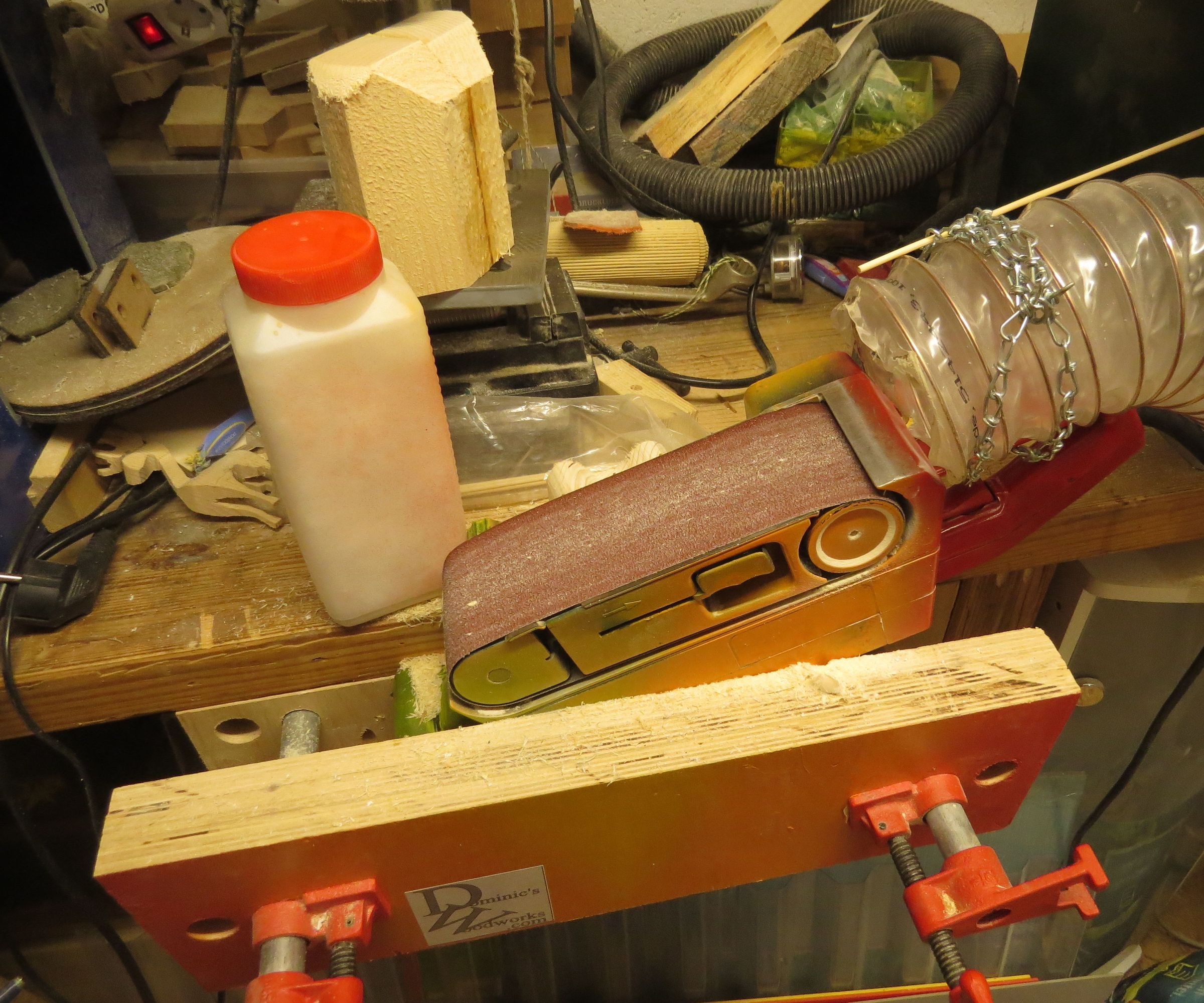 How to Clean Sandpaper on Powertools