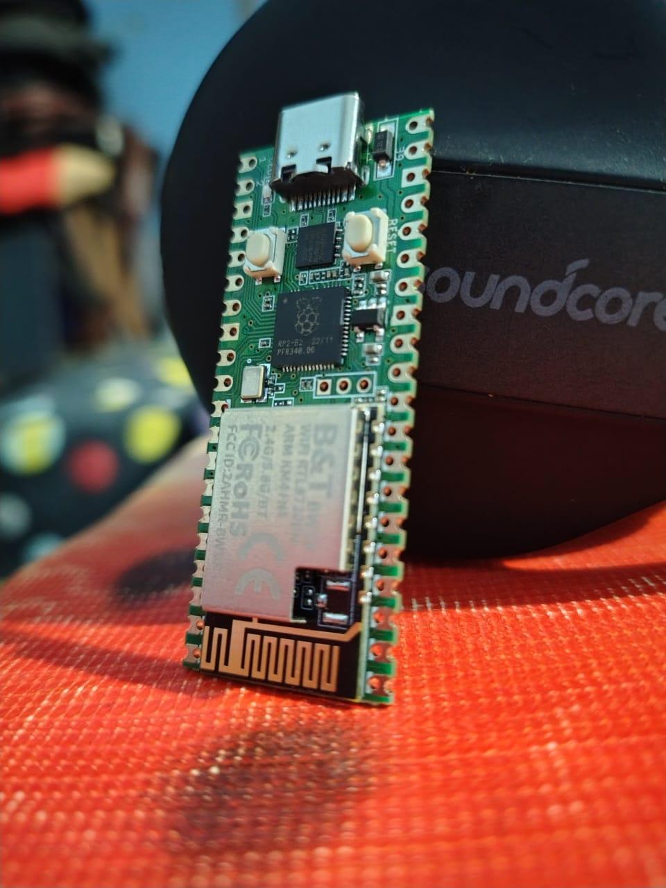 Unboxing the Elecrow Pico W5