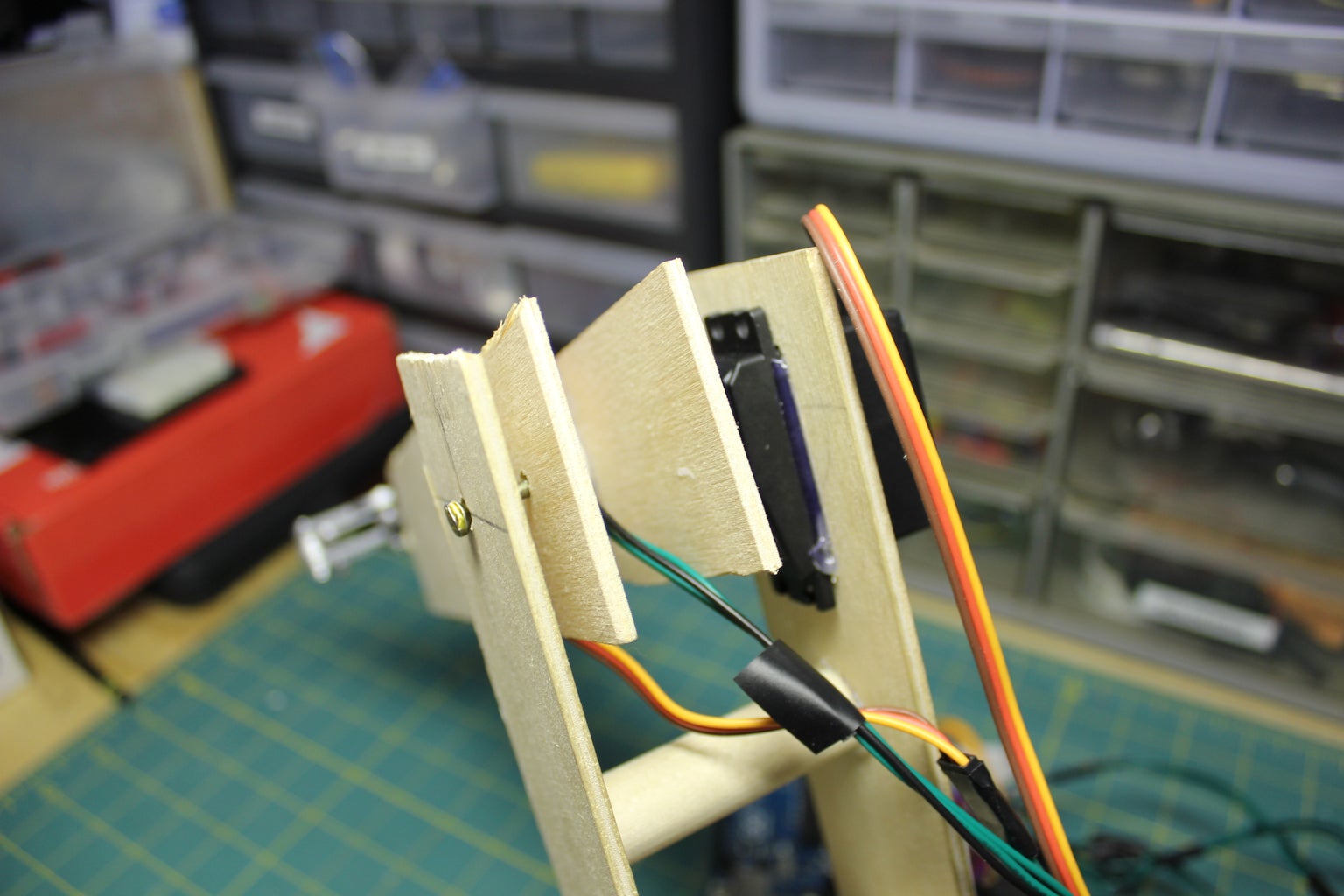 Easy and Simple Arduino Robot Arm - Instructables